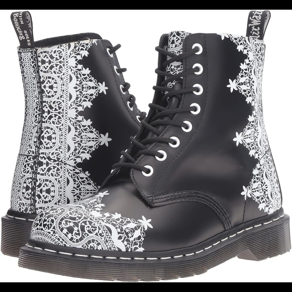 Black Dr. Martens “Pascal Lace” Boot. RARE!! US 8/ UK 6